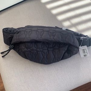 NWT Lululemon quilted embrace crossbody bag black